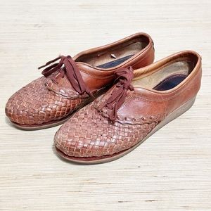 70s Gum Sole Cognac Colored Woven Wedged Loafers | Vintage